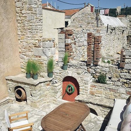 Kalamoti Yi Artistry 1-Bedroom Medieval Holiday House מראה חיצוני תמונה