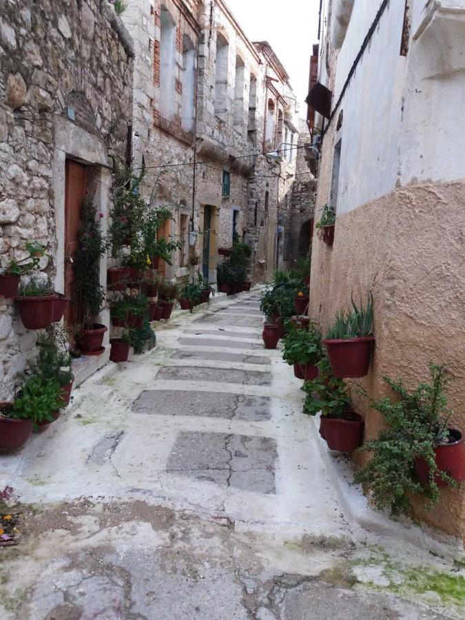 Kalamoti Yi Artistry 1-Bedroom Medieval Holiday House מראה חיצוני תמונה