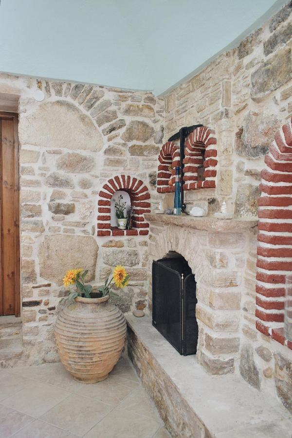 Kalamoti Yi Artistry 1-Bedroom Medieval Holiday House מראה חיצוני תמונה