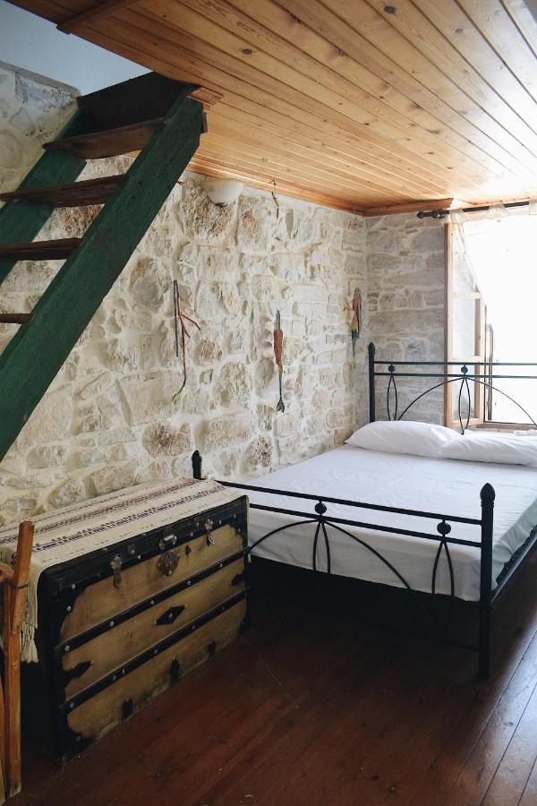 Kalamoti Yi Artistry 1-Bedroom Medieval Holiday House מראה חיצוני תמונה