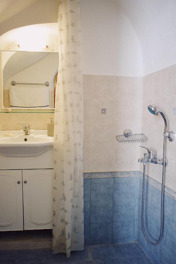 Kalamoti Yi Artistry 1-Bedroom Medieval Holiday House מראה חיצוני תמונה