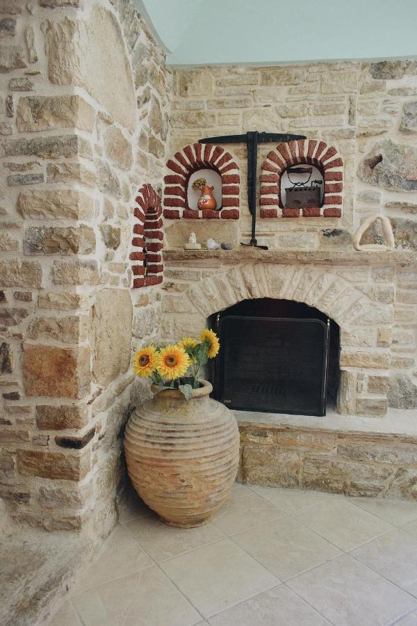 Kalamoti Yi Artistry 1-Bedroom Medieval Holiday House מראה חיצוני תמונה