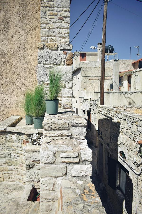 Kalamoti Yi Artistry 1-Bedroom Medieval Holiday House מראה חיצוני תמונה
