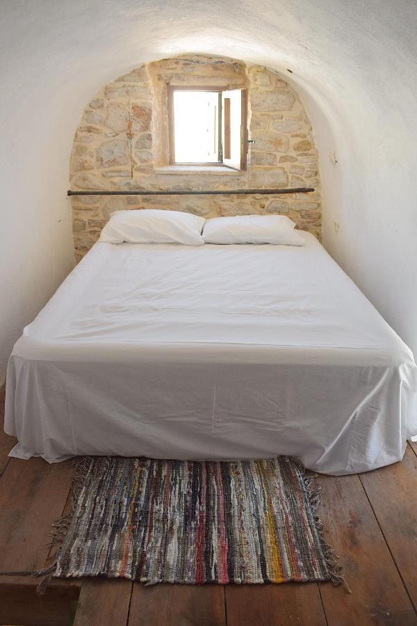 Kalamoti Yi Artistry 1-Bedroom Medieval Holiday House מראה חיצוני תמונה