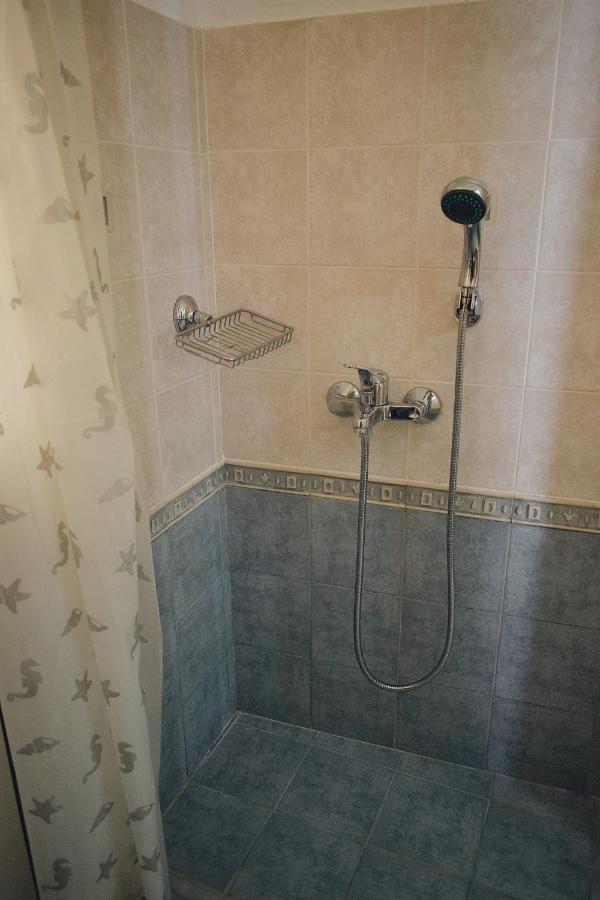 Kalamoti Yi Artistry 1-Bedroom Medieval Holiday House מראה חיצוני תמונה